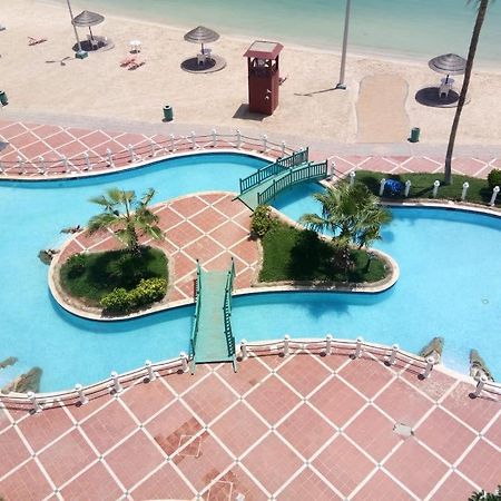 דורת אלערוס Durrah Beach Apartment מראה חיצוני תמונה