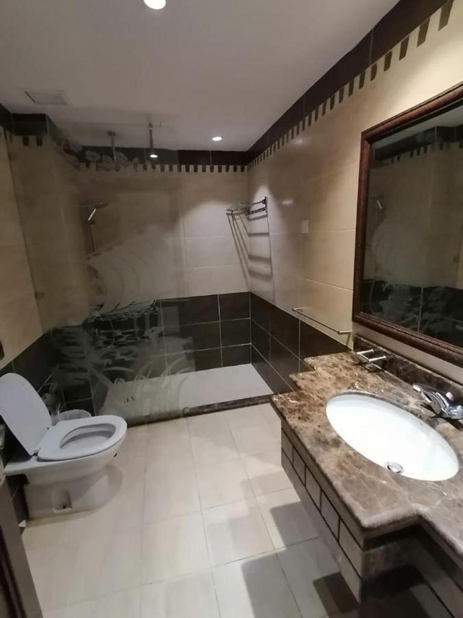 דורת אלערוס Durrah Beach Apartment מראה חיצוני תמונה